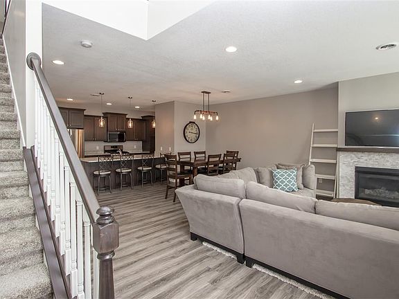 3rd image of 4501 Wild Rose Dr