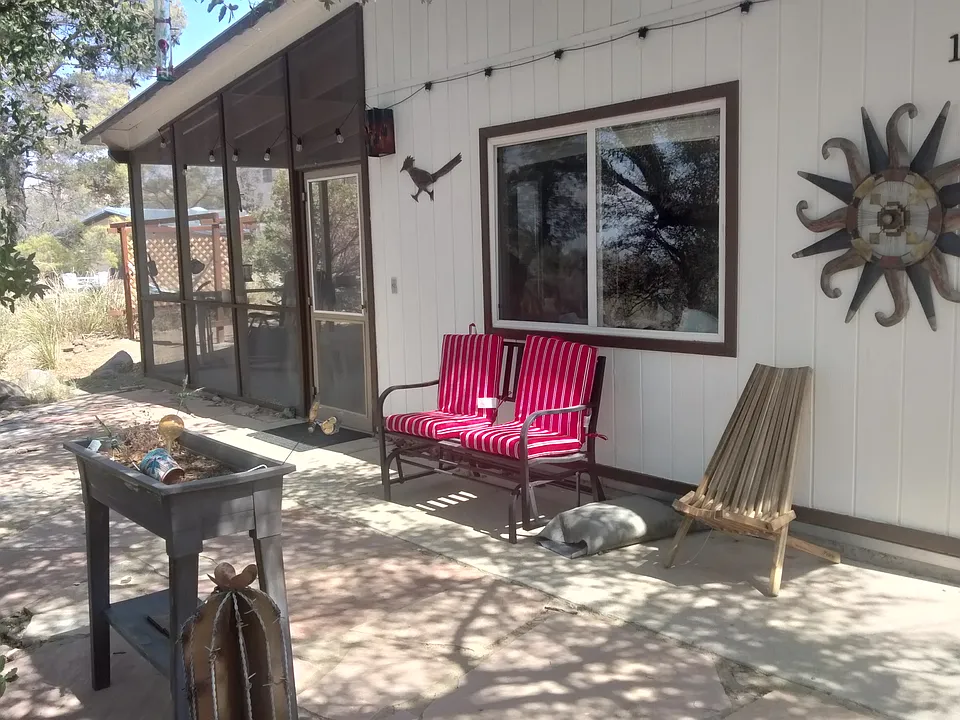 N Cedar Ridge Dr