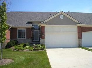 49319 Village Pointe Dr, Shelby Township, MI