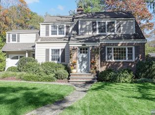 2 Brandywine Rd, Ho Ho Kus, NJ 07423