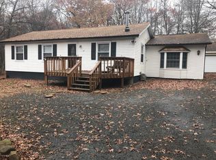 27 Poplar Ln, Albrightsville, PA 18210