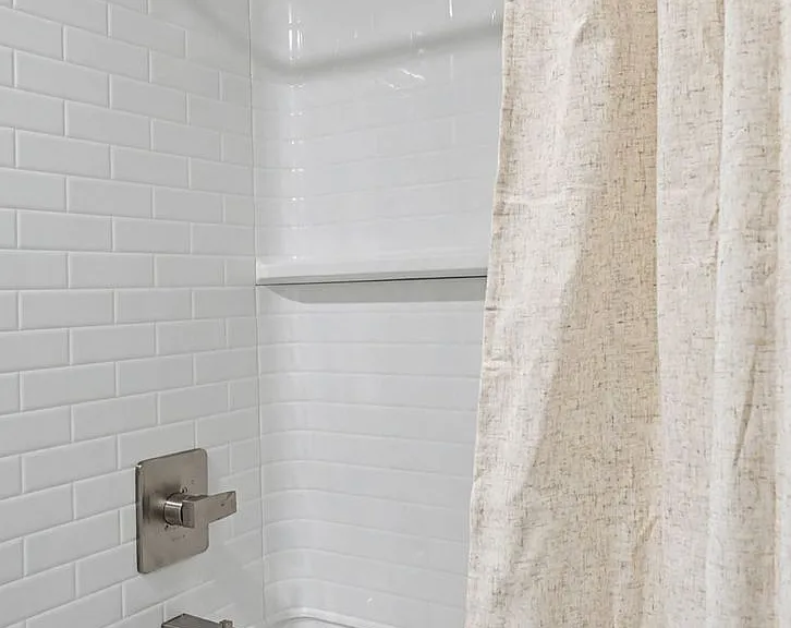 1128 W College St — Photo 18