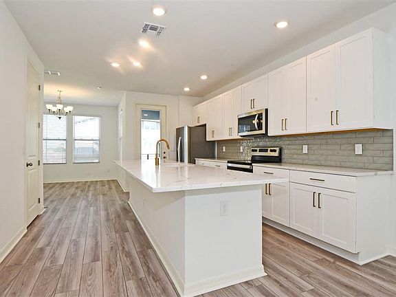 3rd image of 13158 Bovet Ave