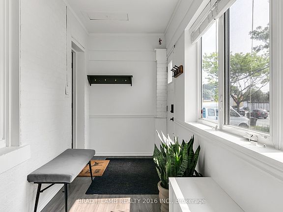 3rd image of 599 Royal York Rd