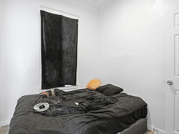 4th image of 7923 S Lowe Ave