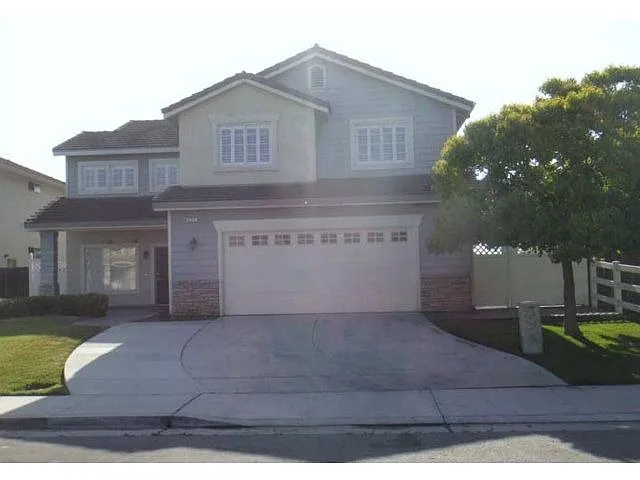 421 Recht St photo 1