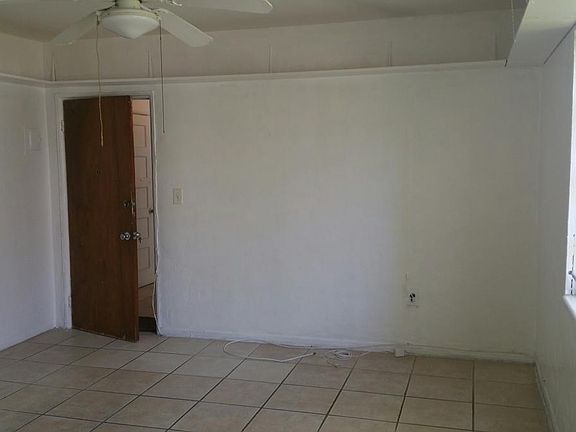 3rd image of 6970 Indian Creek Dr APT 3