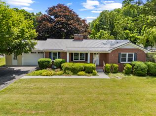 201 Woods Gap Rd SE, Floyd, VA 24091