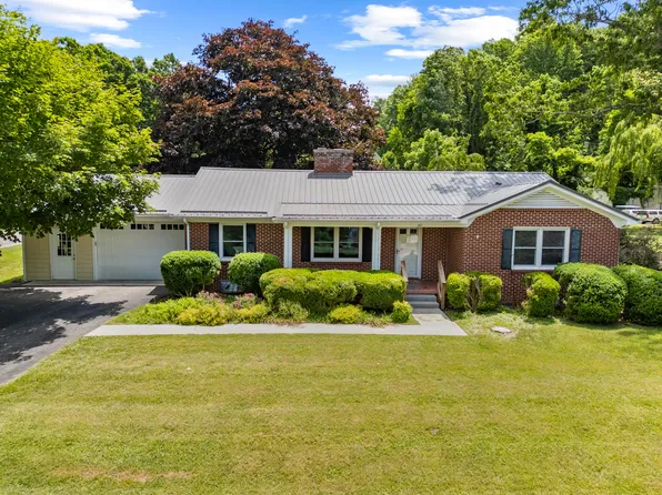 201 Woods Gap Rd SE, Floyd, VA 24091