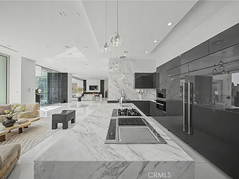 9459 Beverly Crest Dr — Photo 11