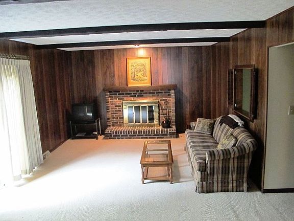 large family w gas/wood burning fire place