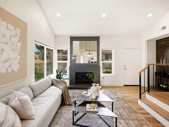 974 Quarterhorse Ln, Oak Park, CA 91377
