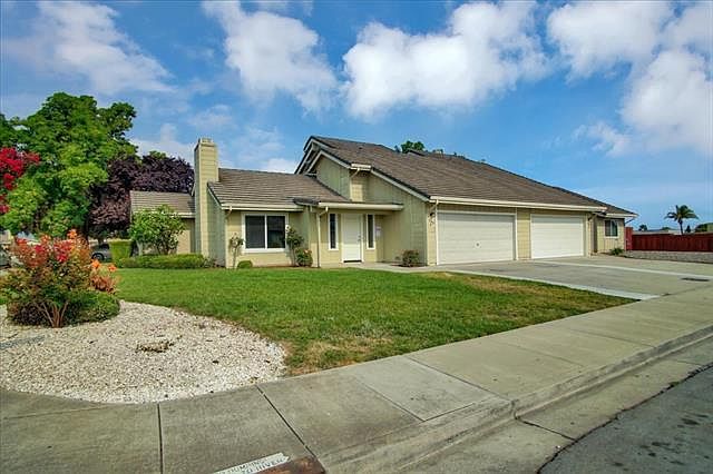Front yard of Unit B