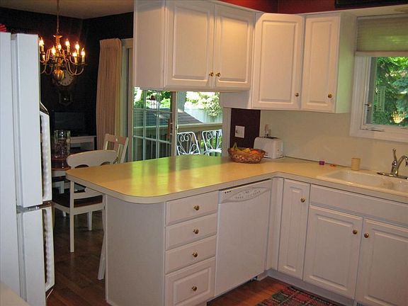 3rd image of 7033 Williamstown Dr
