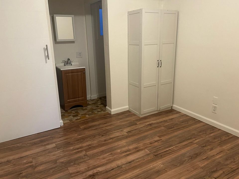 2nd image of 315 E Elm St