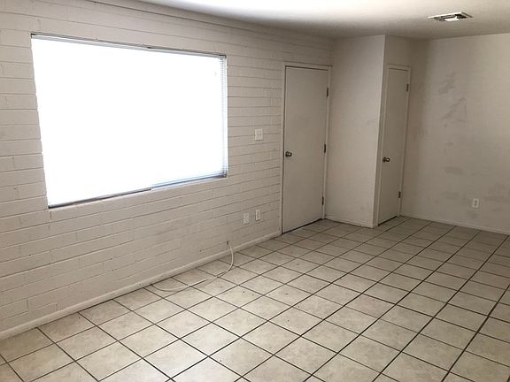 2nd image of 4815 N 15th Ave APT 16