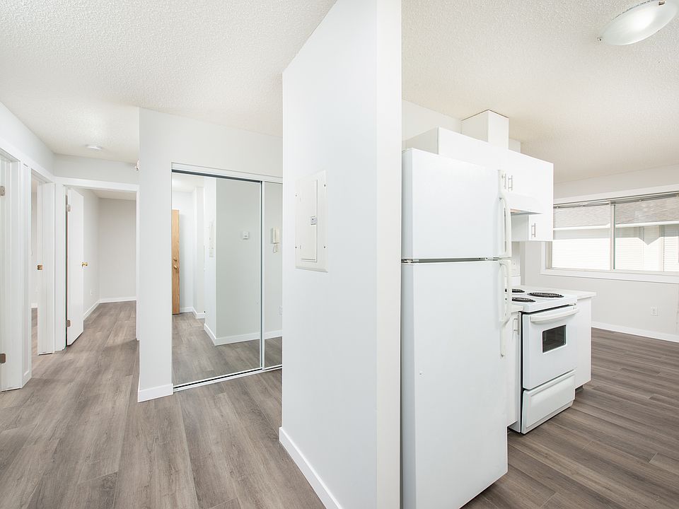 1st image of 620 King St #101