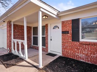 2313 Tanneyhill Ln, Fort Worth, TX 76112