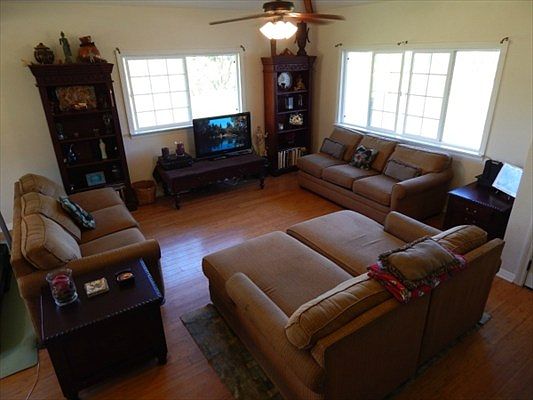 5th image of 16-2112 Emerald Dr