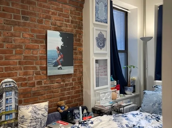 19 Stanton image 1 of 7