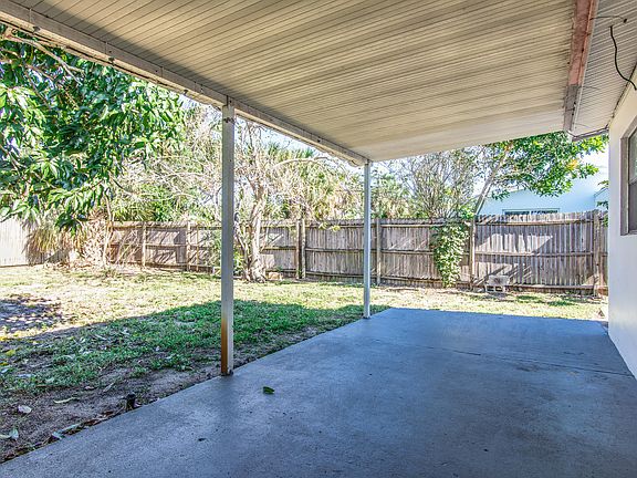 4th image of 208 Cassia Blvd #0