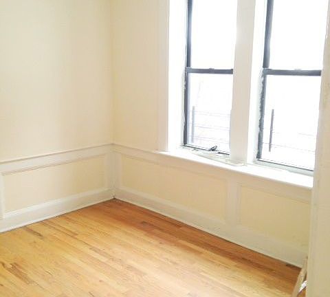 5th image of 284 E 31st St APT 1B