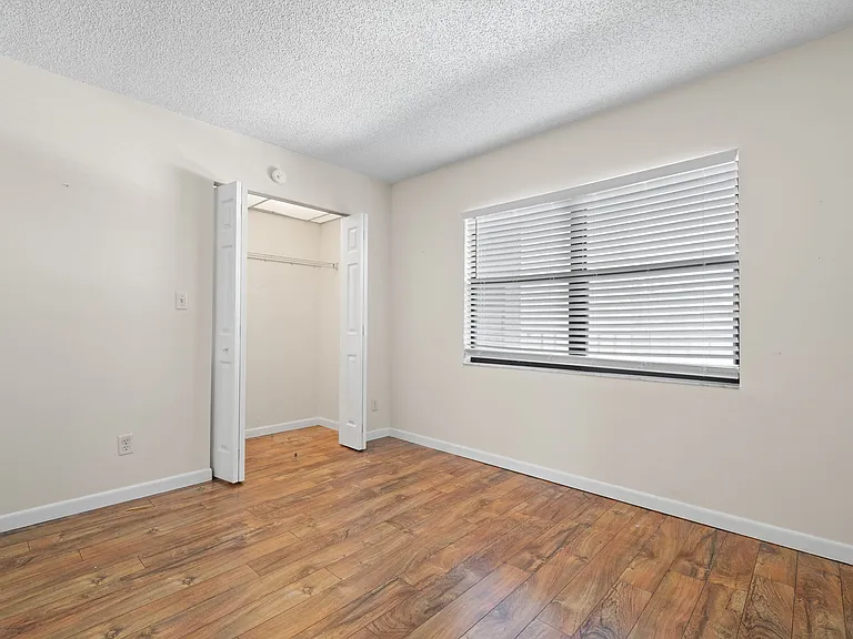 2700 Cove Cay Dr #3F — Photo 17