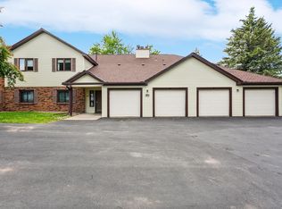 1890 Fox Ridge Dr APT A, West Saint Paul, MN 55118