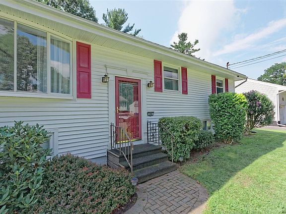 2nd image of 26 Ravenwood Dr