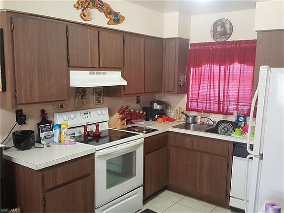 2nd image of 536 SE 6th Pl