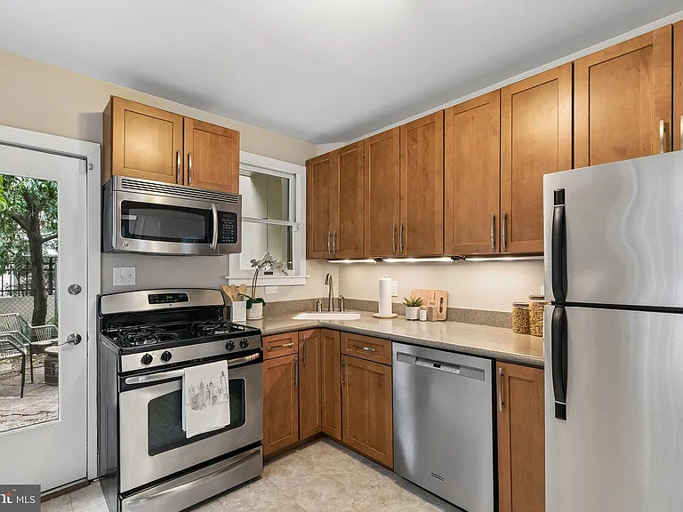 621 S Bambrey St — Photo 16