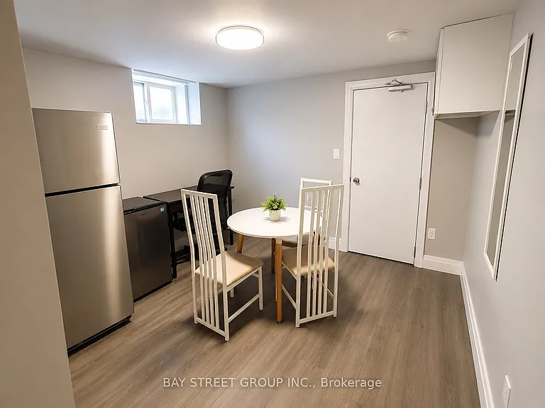 33 Dalton Rd #MAIN AND LOWER — Photo 3