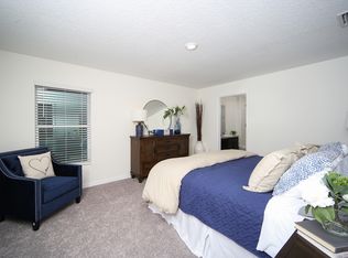 702 SW Hillsboro Cir, Pt Saint Lucie, FL 34953