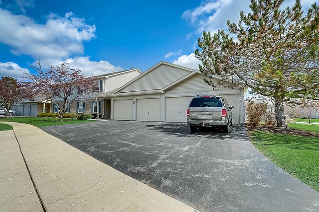 1st image of 1011 Sommerset Ct
