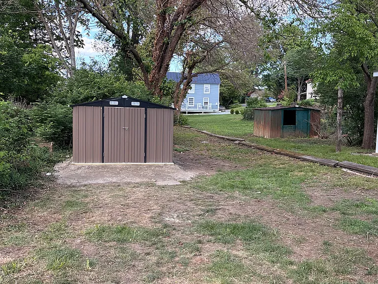 216 E Main St — Photo 22