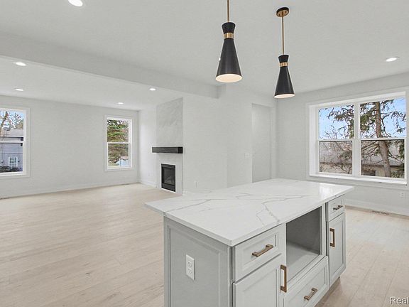 5th image of 16761 Franklin Rd