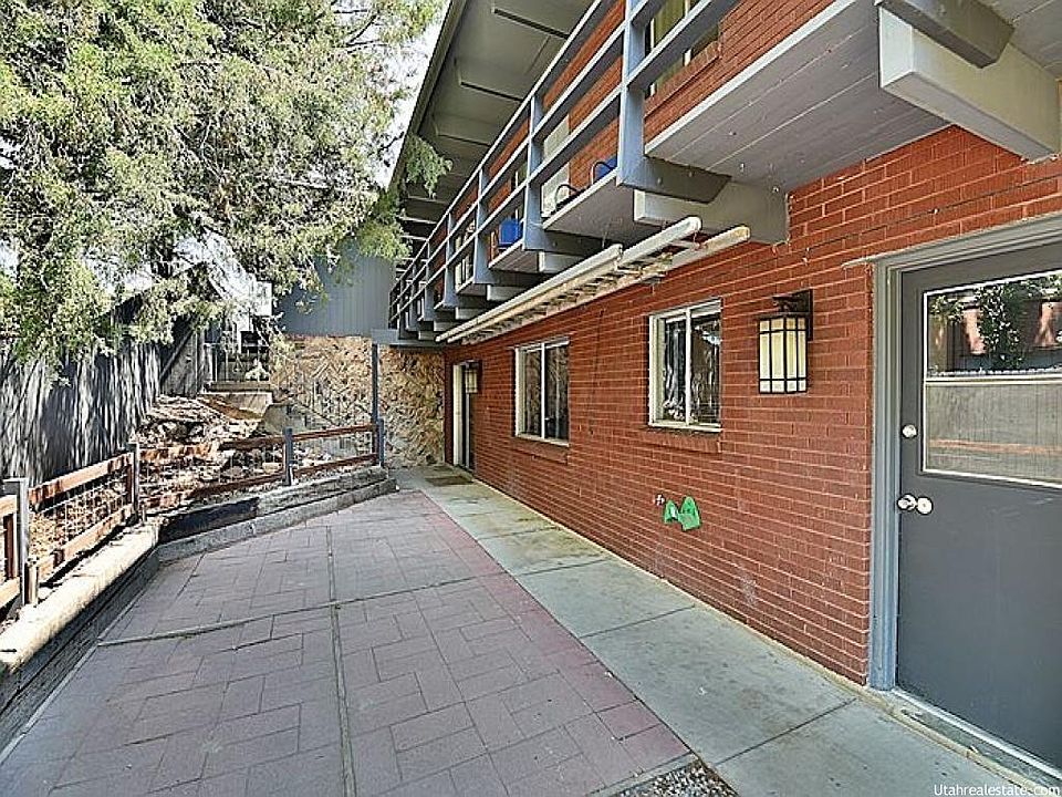 1st image of 1925 E Mary Dott Way