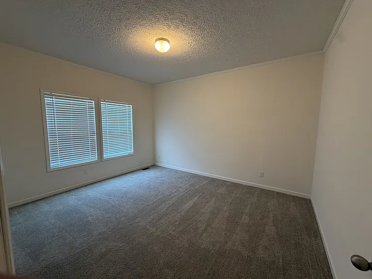 1311 E Memorial Hwy — Photo 21