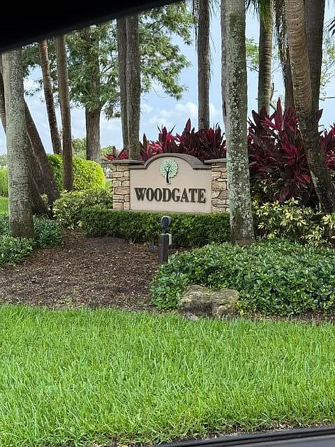 3 bed, 2.0 bath, 1160 sqft, $2,850 — Photo 2