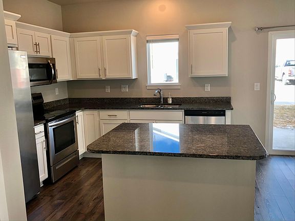 5th image of 328 NE Otter Dr