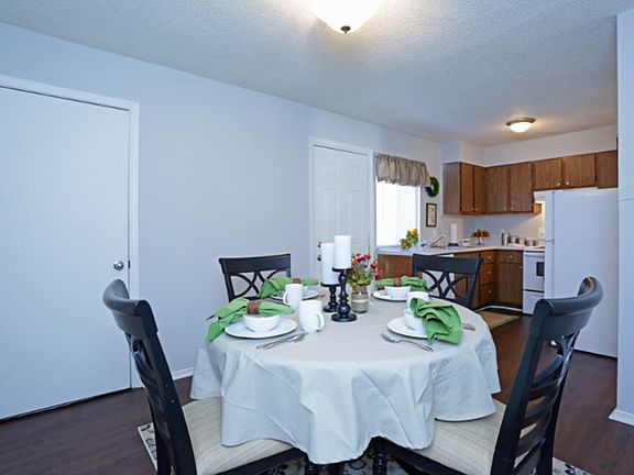 4th image of 4809 Park Towne Way Unit 174