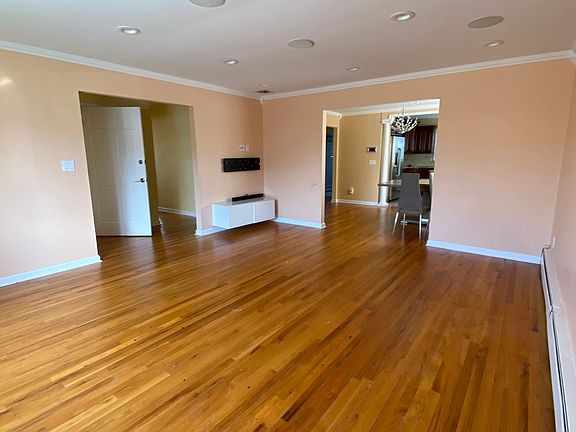 3rd image of 55 E Joseph St Floor 1