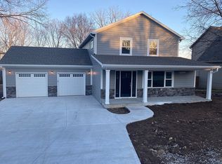 8225 Wyandotte St, De Soto, KS 66018