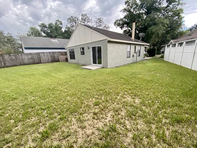 1303 Creekbottom Cir — Photo 8