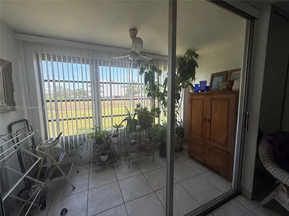 8021 N Sunrise Lakes Dr APT 206, Sunrise, FL 33322