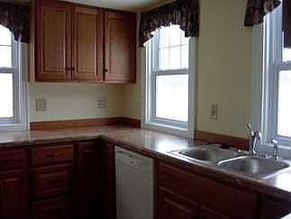 5th image of 845 Cass Ave