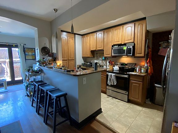 Kitchen w/ all appliances and lots of cabinets including the island