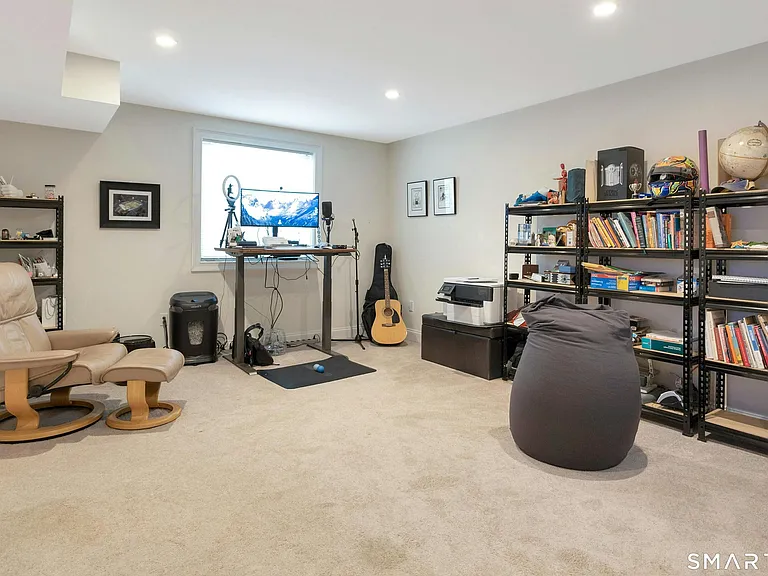 39 Maple Tree Ave #21 — Photo 15