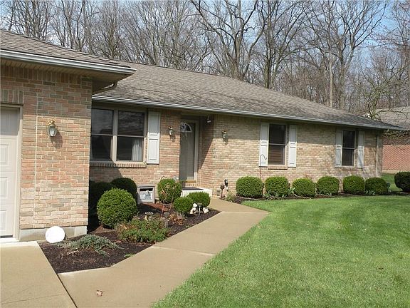 3rd image of 966 Kings Dr