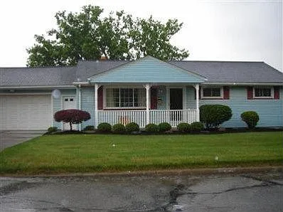 585 Geneva Ave photo 1